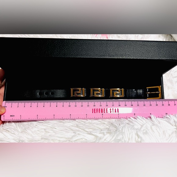 Versace Greca-Charm Black & Gold Detailed Buckle Adjustable Leather Bracelet - Picture 13 of 13